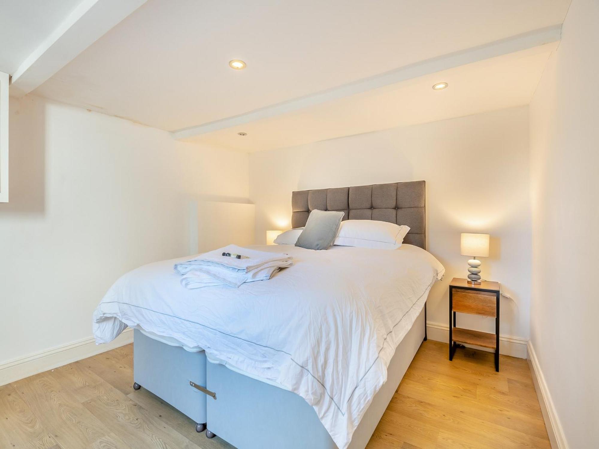 Kings Lea Villa Lymington Exterior foto